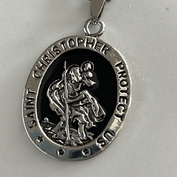 St Christopher medal and chain - Picture 2 of 4